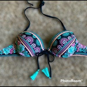 Xhilaration swimsuit top